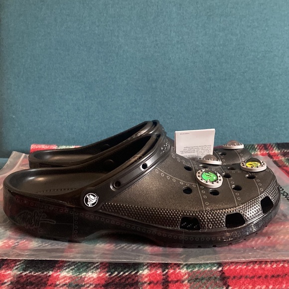 Ron English x Classic Clog Area 54 - Picture 2 of 5